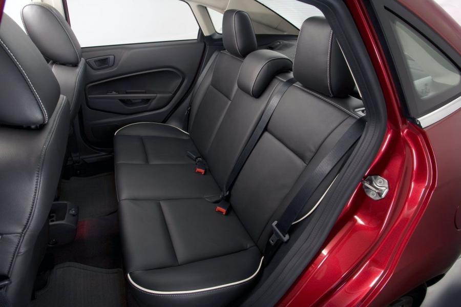  Ford Fiesta 2011 года  (фото 25 из 26)